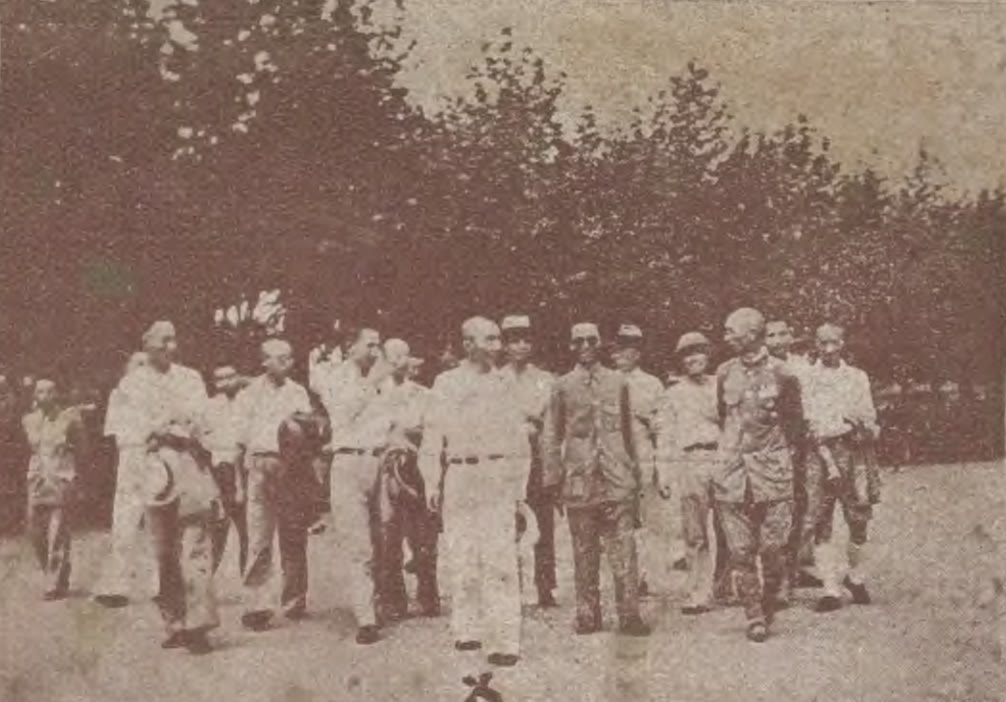 Lu Zuofu, then head of the Sichuan construction department, inspecting Beibei in 1937.